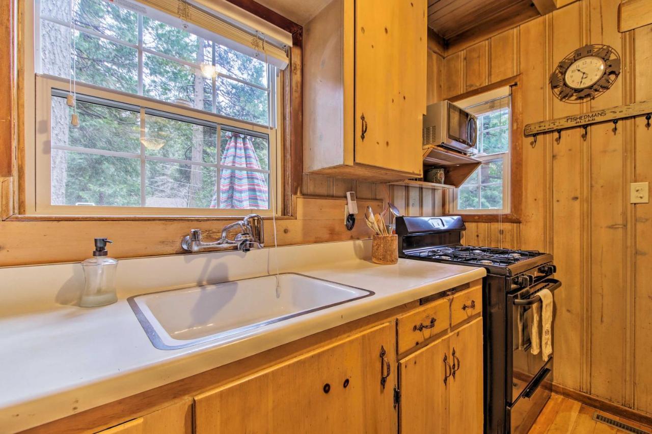 Vintage Snow White Cottage About 2 Miles To Village! Lake Arrowhead Exterior foto